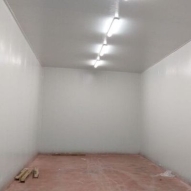 Moisture-Stress-Resistant Cold Room Ceiling Joints